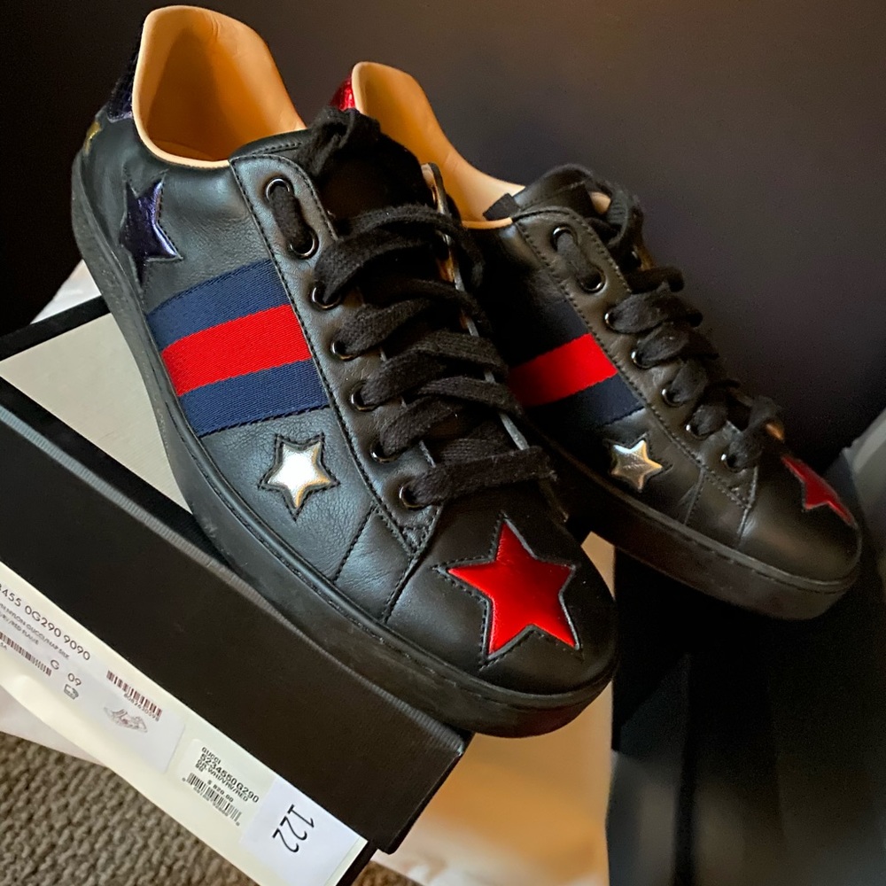 Men’s Gucci Black leather Ace Star Sneakers